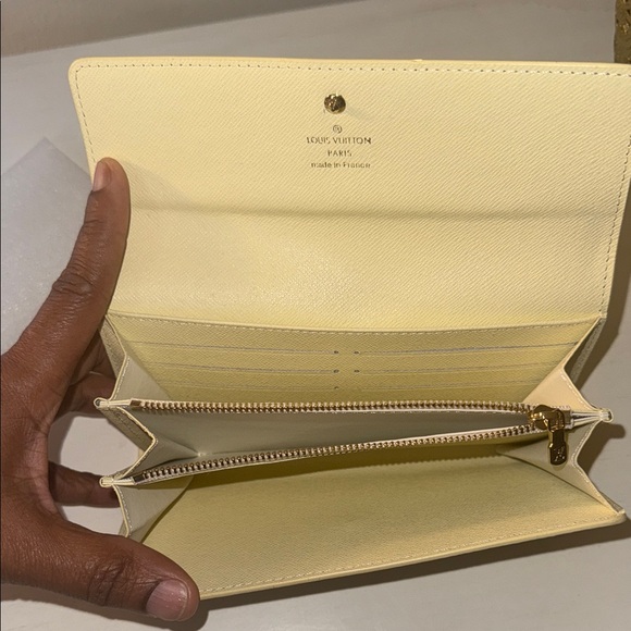 L V Inspired Cream and Gray Checkered Wallet - Picture 5 of 5